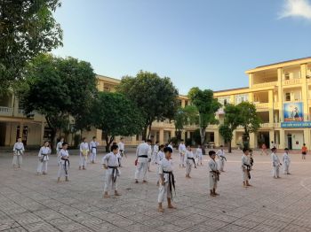Công phá ngói bá đạo nhất hành tinh môn karate